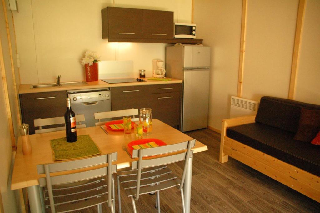 La Lande Du Moulin Sulniac Room photo